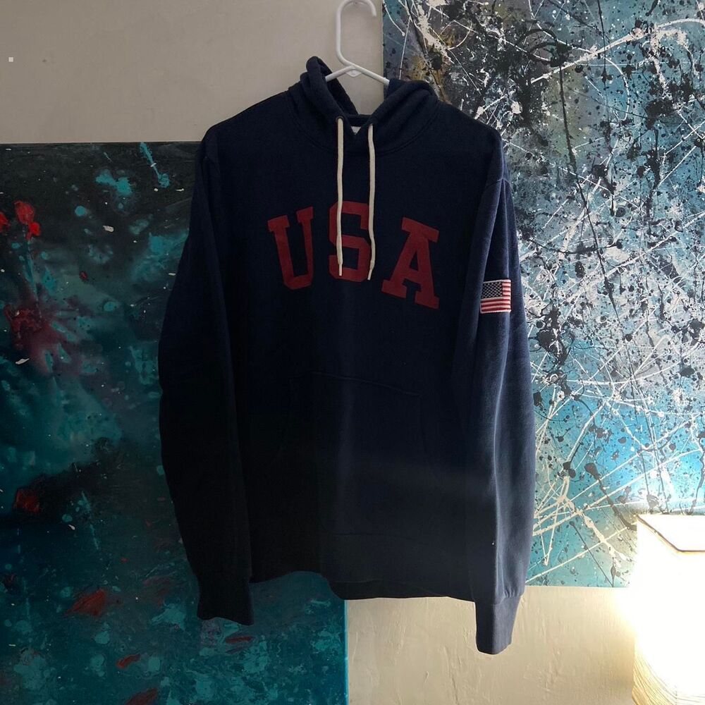 Old Navy Men's Navy and Blue USA Hoodie - Picture 2 of 3